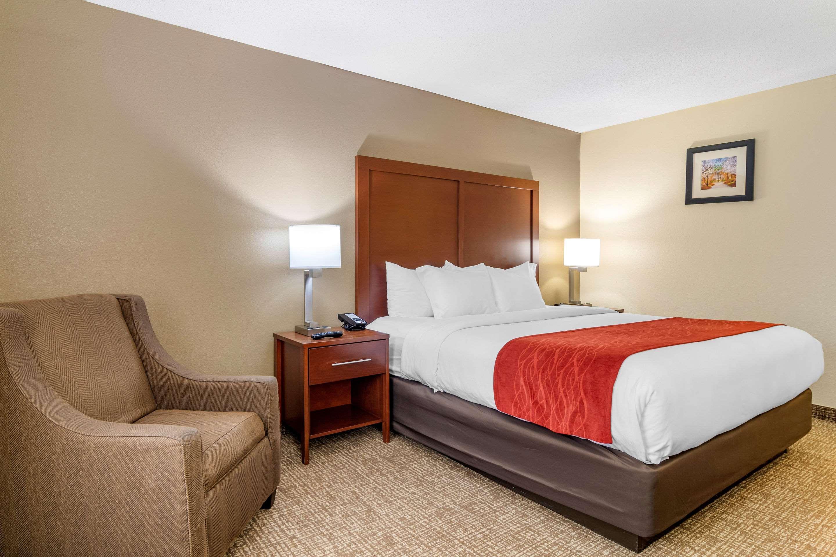 Comfort Inn & Suites Macon North I-75 Esterno foto