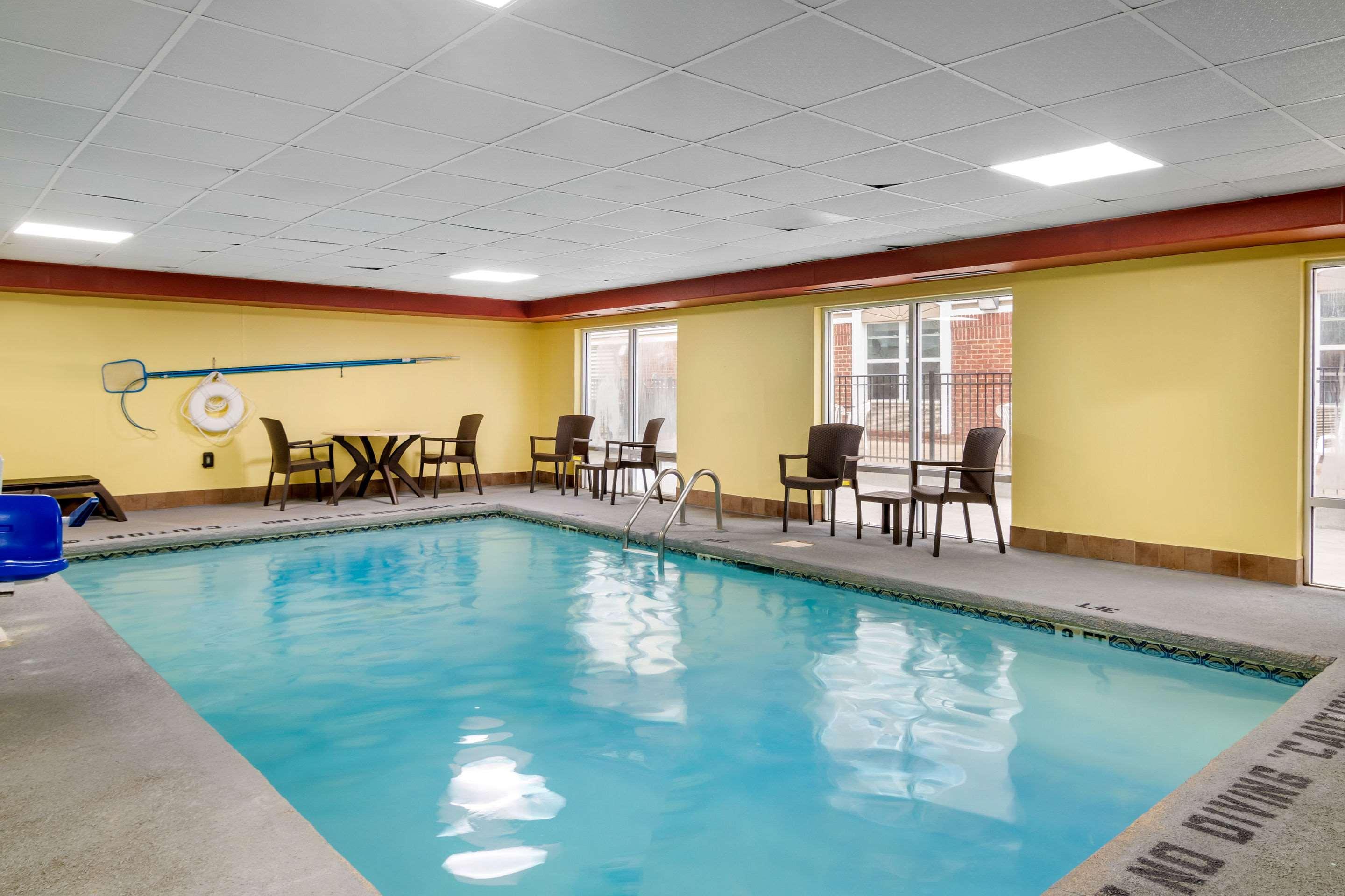 Comfort Inn & Suites Macon North I-75 Esterno foto