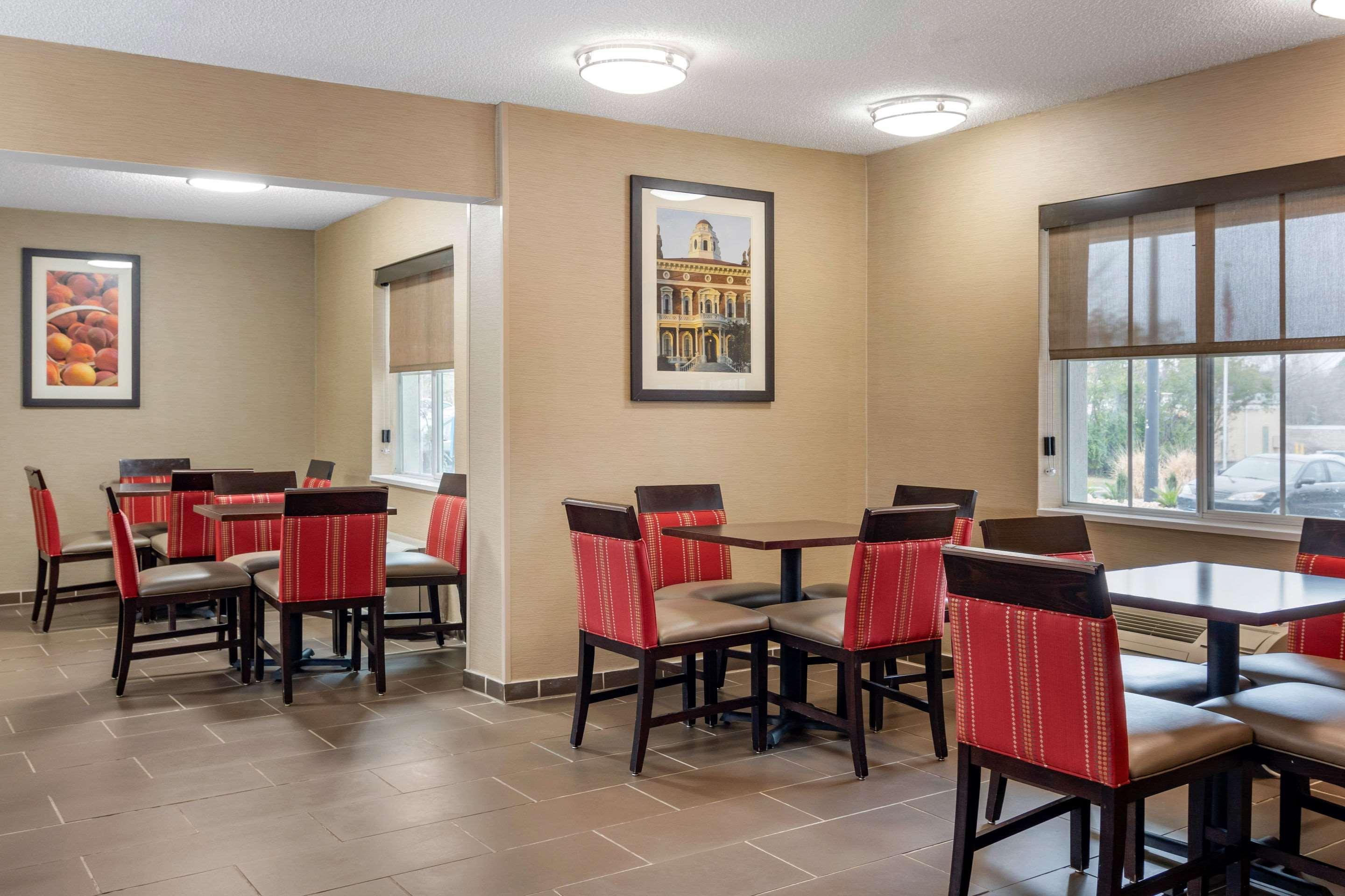 Comfort Inn & Suites Macon North I-75 Esterno foto